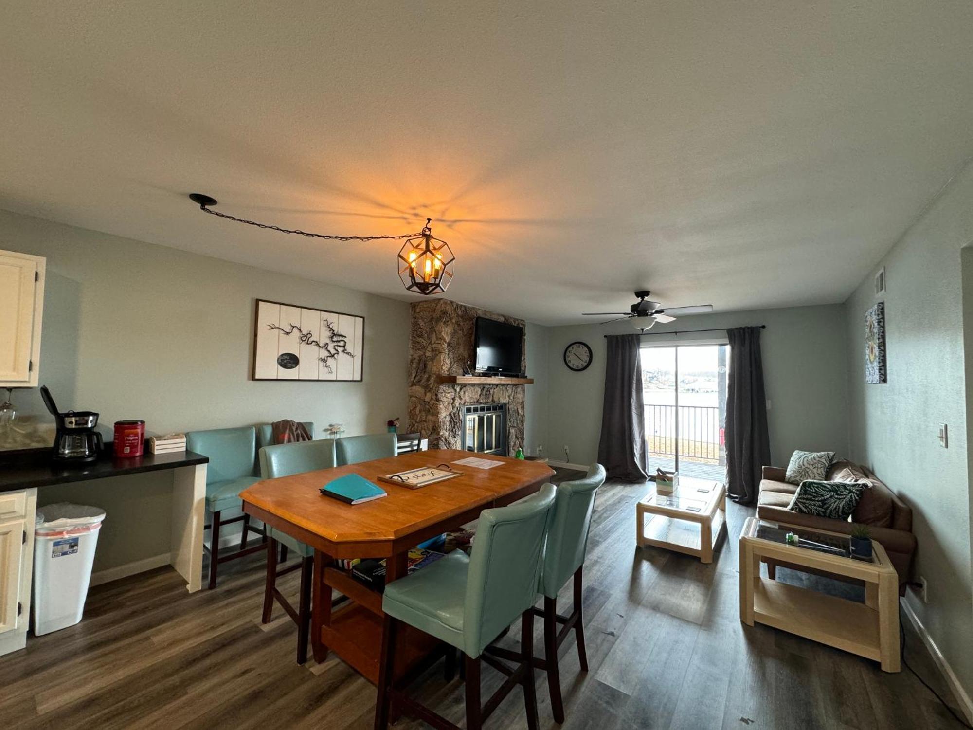 Lakefront Condo With A View Osage Beach Exterior foto